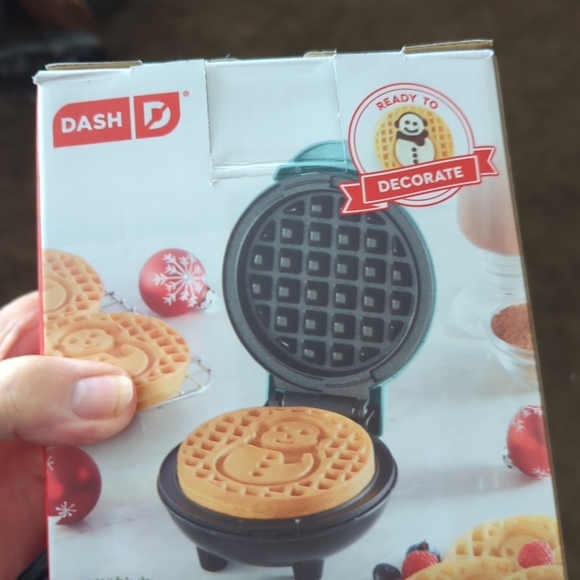 Snowman Mini Waffle Maker - Picture 2 of 4